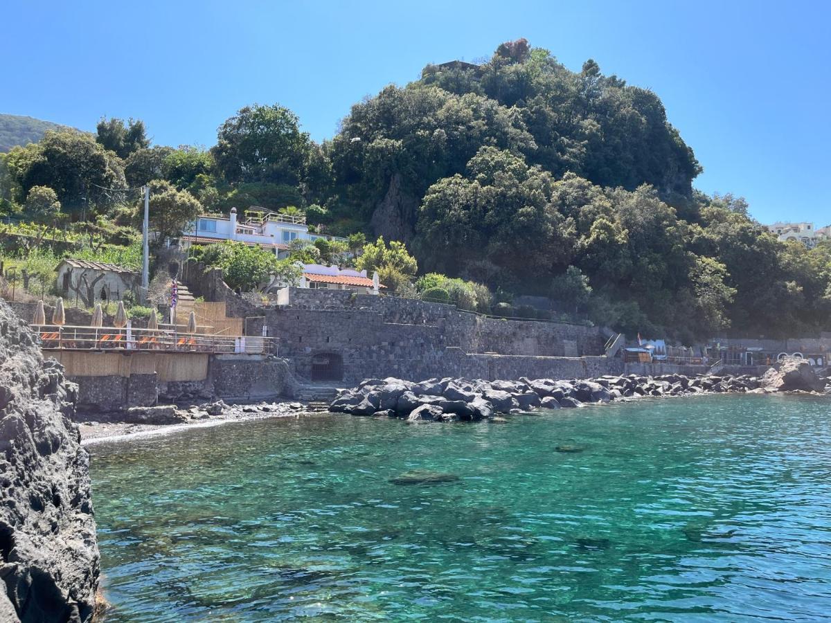 Nelinda Waterfront Accommodation Casamicciola Terme Esterno foto