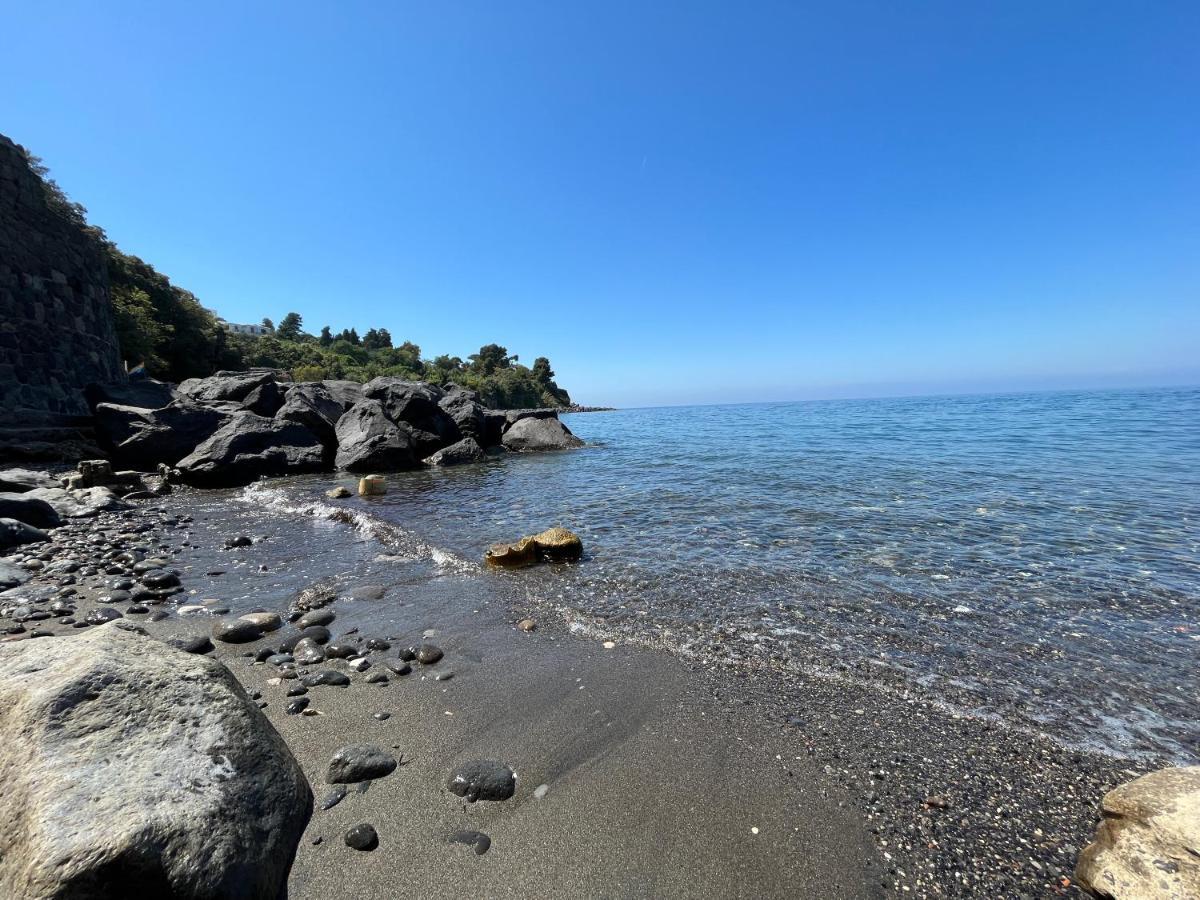 Nelinda Waterfront Accommodation Casamicciola Terme Esterno foto