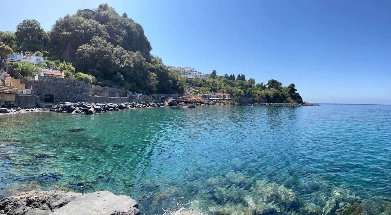 Nelinda Waterfront Accommodation Casamicciola Terme Esterno foto