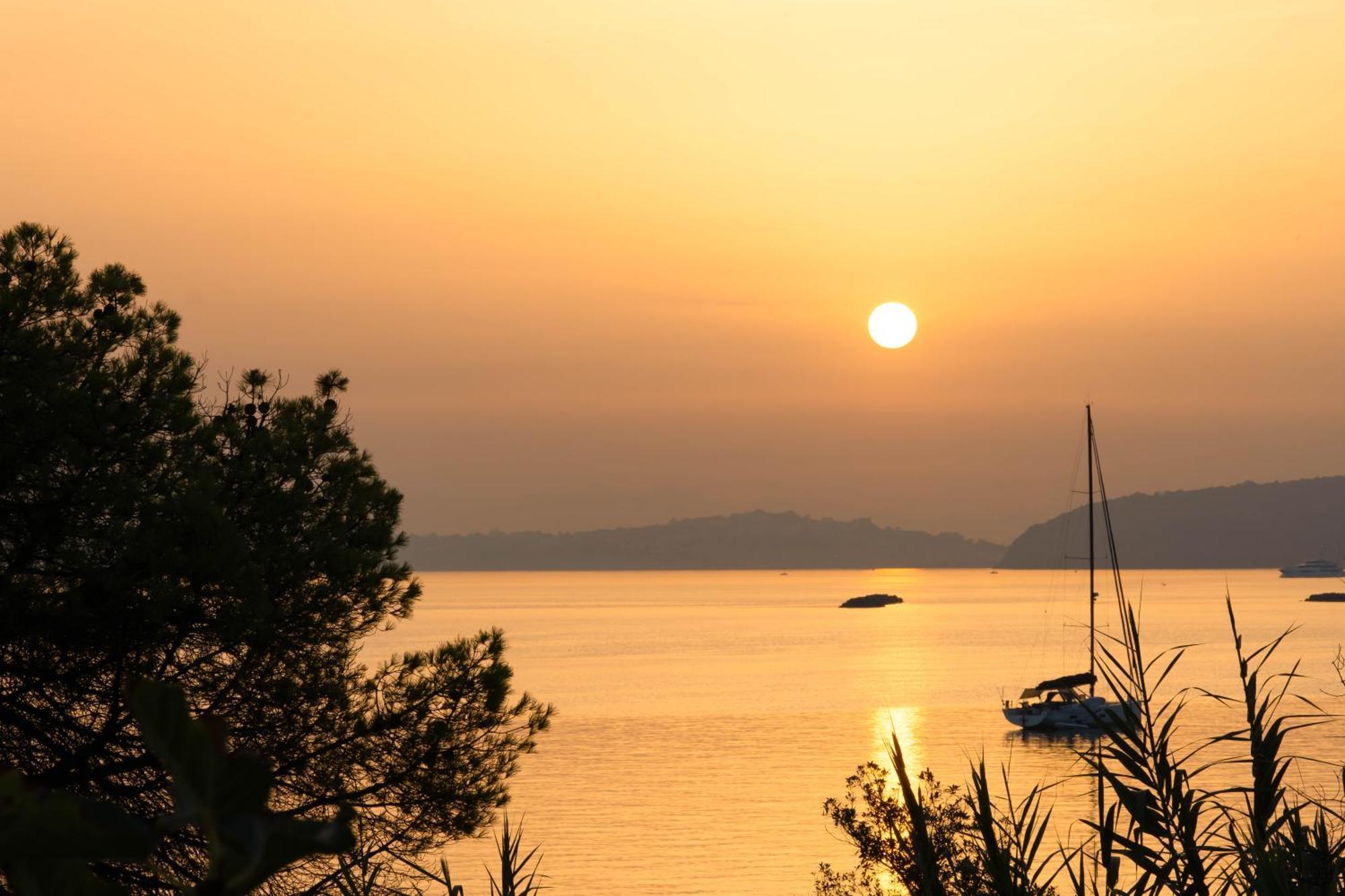 Nelinda Waterfront Accommodation Casamicciola Terme Esterno foto