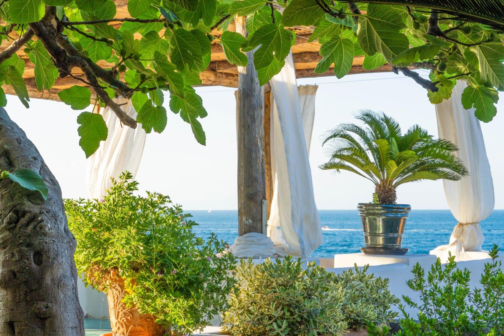 Nelinda Waterfront Accommodation Casamicciola Terme Esterno foto