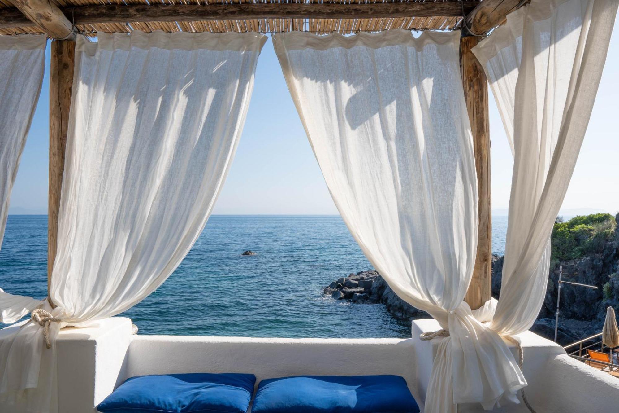 Nelinda Waterfront Accommodation Casamicciola Terme Esterno foto